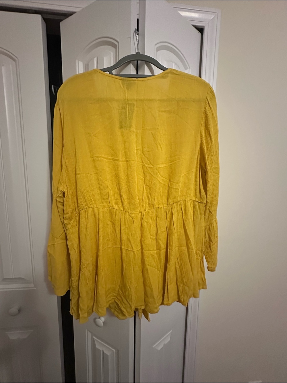 NWT CUTEEEE Torrid Yellow Crochet-Trim Top - Picture 2 of 5